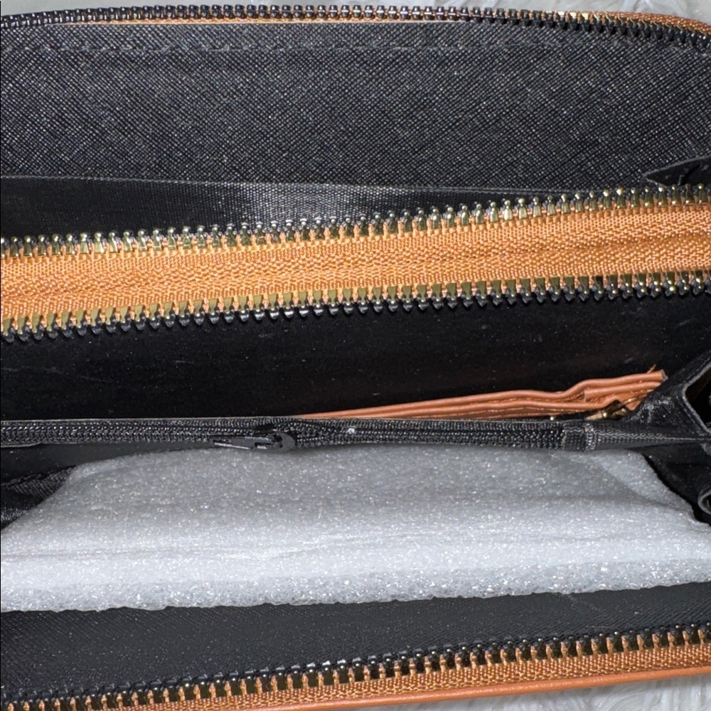Wallet - Picture 3 of 4